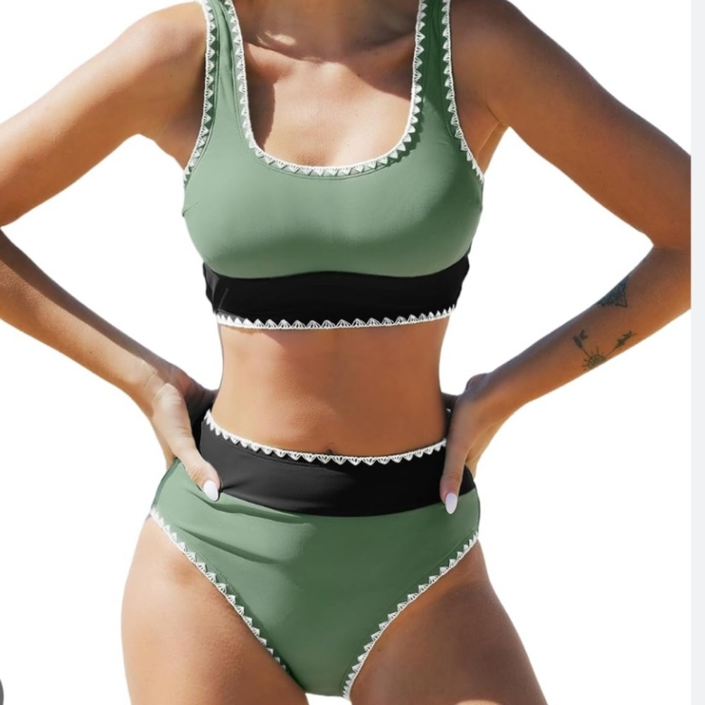 Cupshe | Sporty Scoopneck Contast Bikini Set High Waisted | Small New with Tag